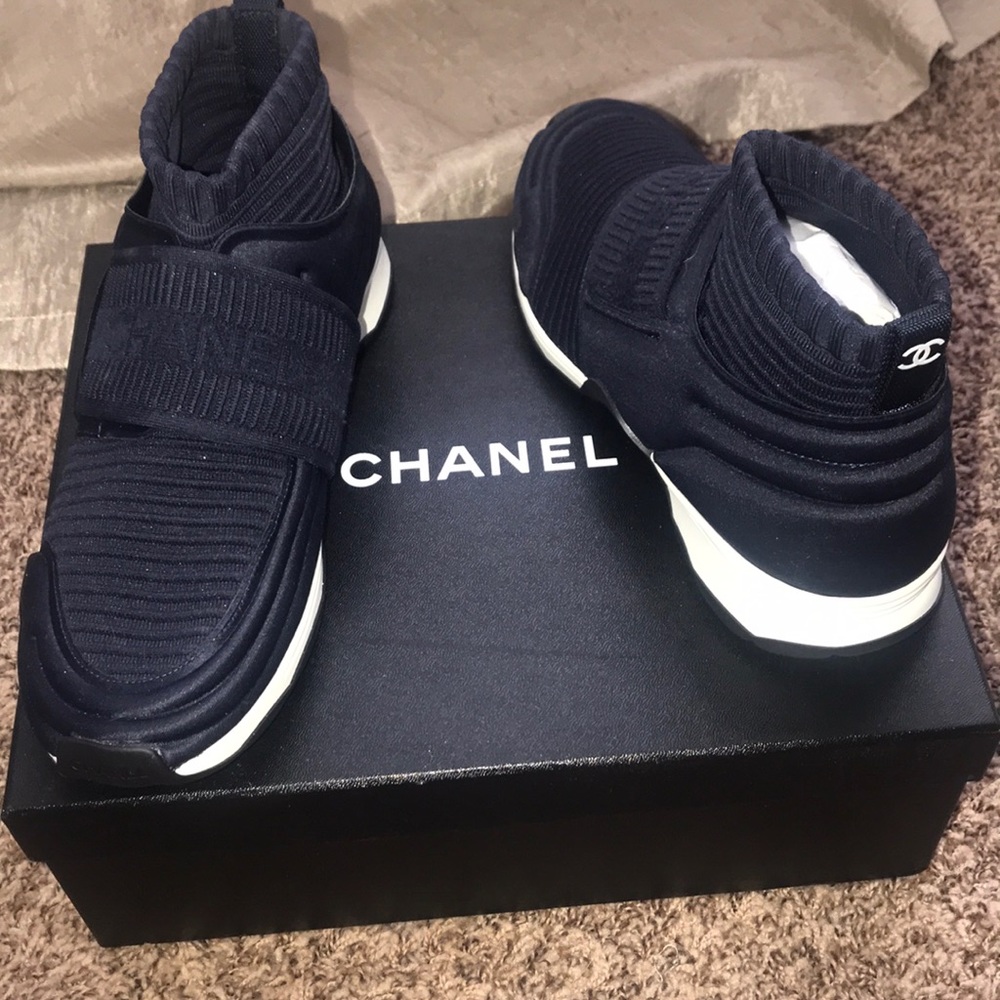 AUTHENTIC CHANEL SNEAKERS/TRAINERS